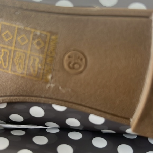 Add to bundle, I’ll send DISCOUNT!
Lands’ End Journee size 6.5 - Picture 5 of 6